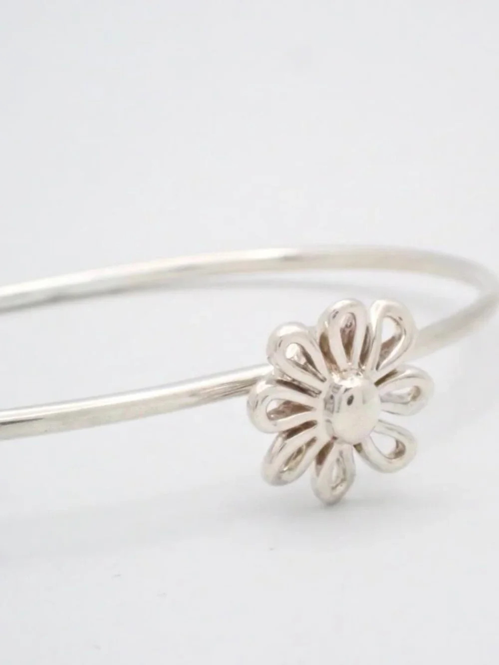 Tiffany & Co. Paloma Picasso Daisy Flower Bracelet 925 - Picture 3 of 4